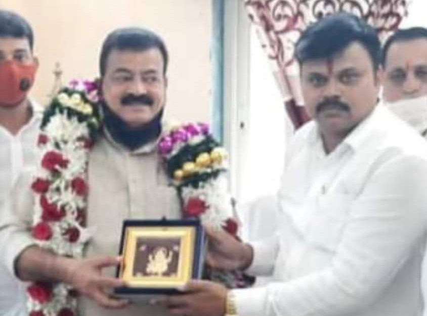 Fruit distribution to patients on the occasion of MLA Jadhav's birthday