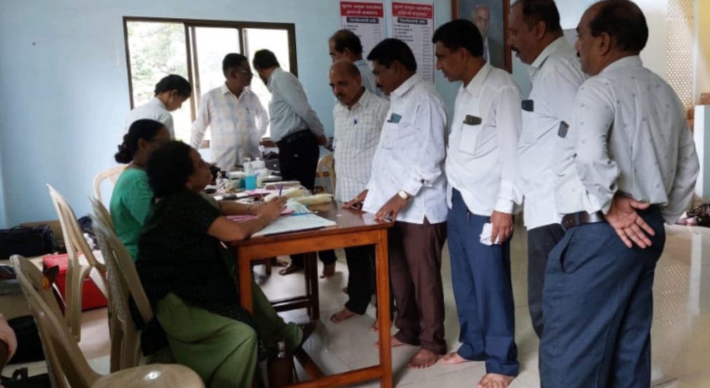Guhagar revenue employees donated blood