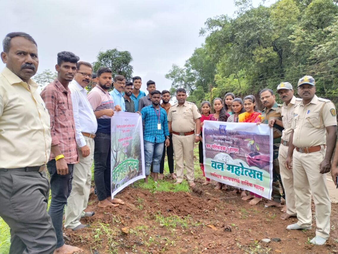 पाटपन्हाळे महाविद्यालयाच्या वतीने वृक्षारोपण संपन्न | Guhagar News ...