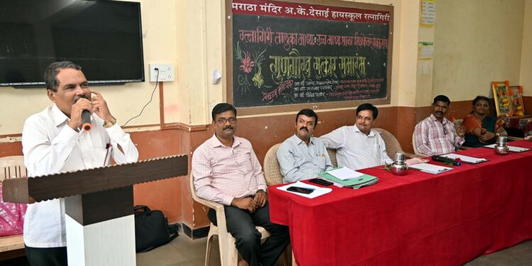 Students felicitated by Shiksha Sevak Sangh