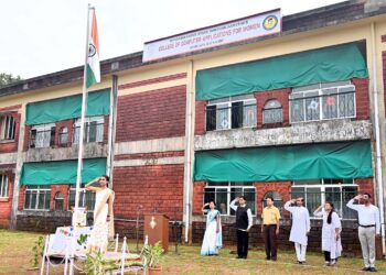 The student got the honor of flag hoisting