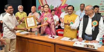 Navratna Award to Sachin Karekar of Aabloli