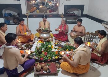 Abhishek to Vyadeshwar by Shiv Sainiks