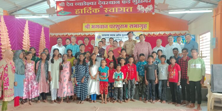 Lions Club distributed glasses to 109 students