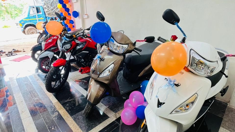 TVS Motors Showroom in Sringaratali