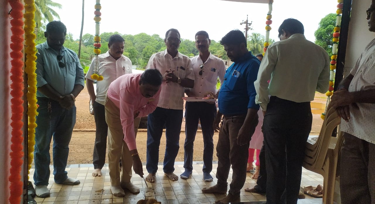 Distribution of Ganesh Puja materials at Shringartali