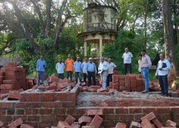 The construction of the disabled woman's house collapsed