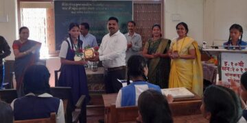 Hindi Divas celebrated in Guhagar High School