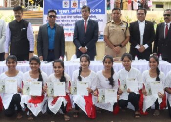 Street play on road safety in Ratnagiri