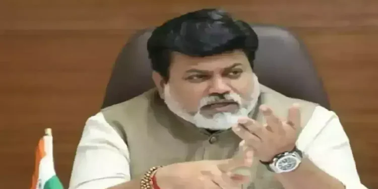 The plane will land even in cloudy weather