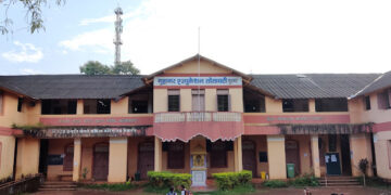 Check distribution to students by Ulhas Trust