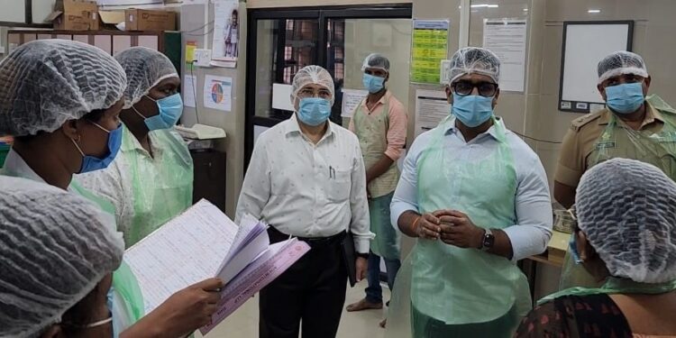 Collector inspected the government hospitalCollector inspected the government hospital