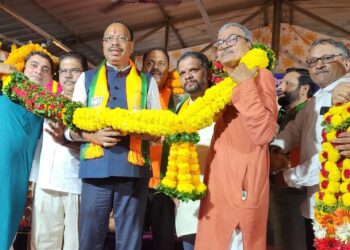 Distribution of Abha Cards by Bawankules