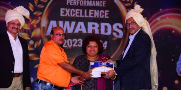 Best Distributor Award to Chandrabhaga Gas Services