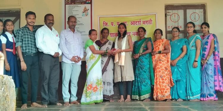 Dr. Rituja Gangavane felicitated in Veldur School