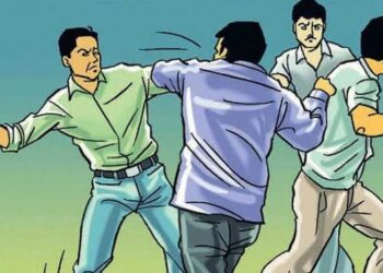 A young man was hit on the head with a rod