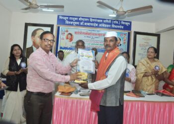 Idol of Ratnagiri Award to Ambekar