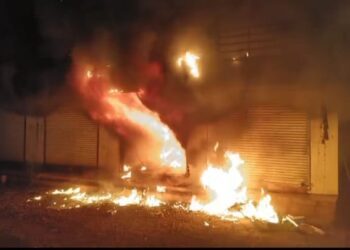 Fire at an electrical shop in Sringaratali