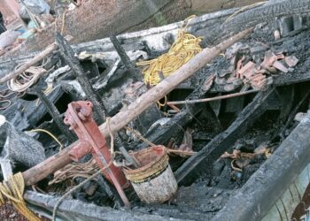 Fishing boat fire in Anjanvel