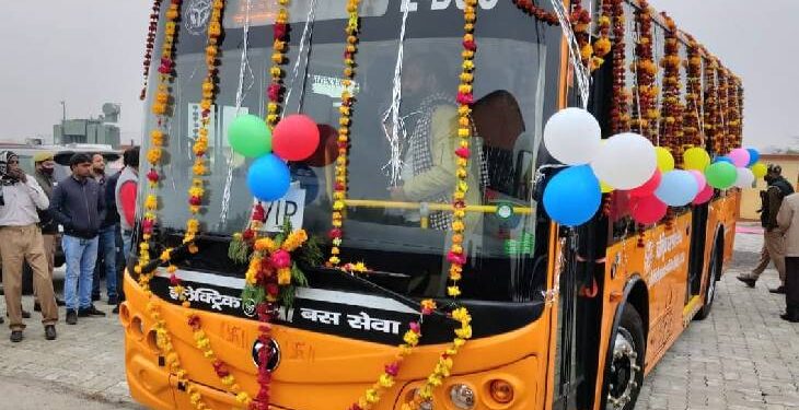 Electric buses launched in Ratnagiri district