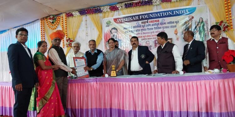 Krantisurya Jotiba Phule Teacher Award to Manoj