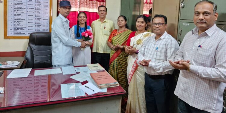 Godbole Award to Riya Vichare