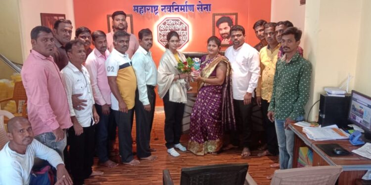 Dhanashri Salvi felicitated by MNS