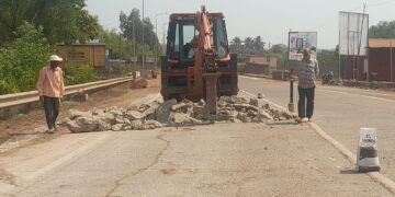 Crack the Guhagar Bijapur Highway