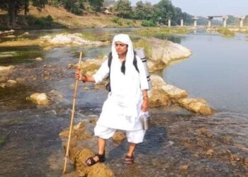 Rashmi did the Narmada Parikrama