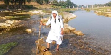 Rashmi did the Narmada Parikrama