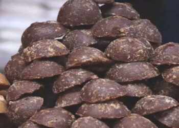 Black jaggery truck caught