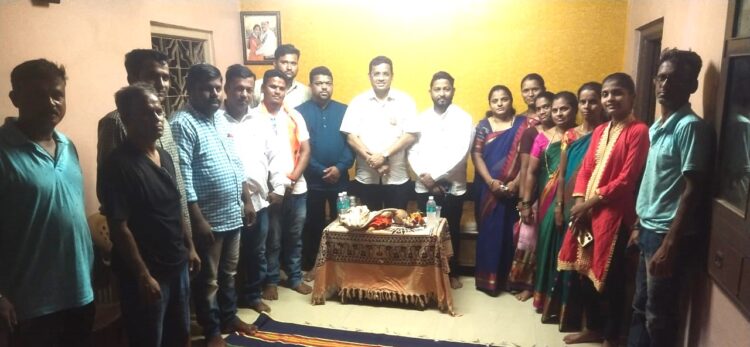 ऐश्वर्या विचारे हिला शोधनिबंध पुरस्कार