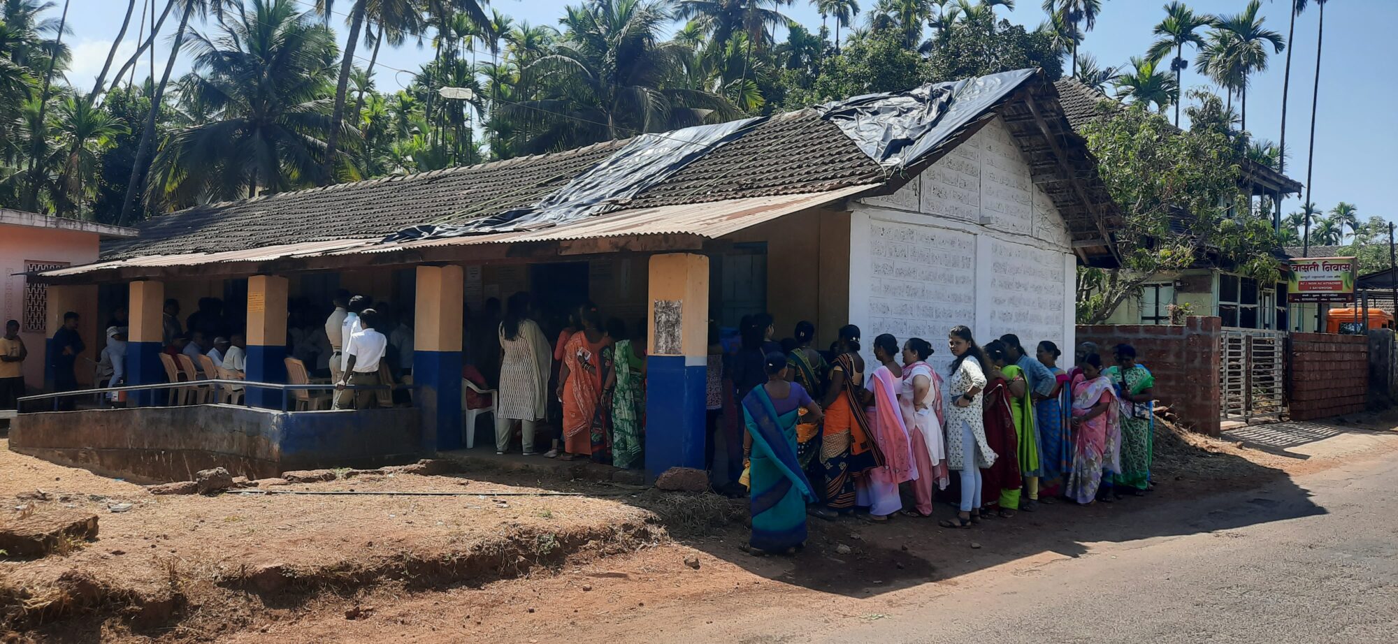 Peaceful voting in Guhagar