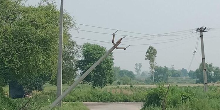 ST bus hit the power pole