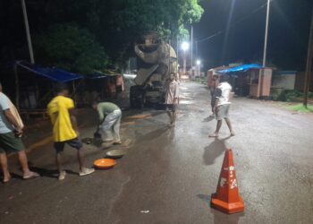 Starting to fill the pits in Sringaratali