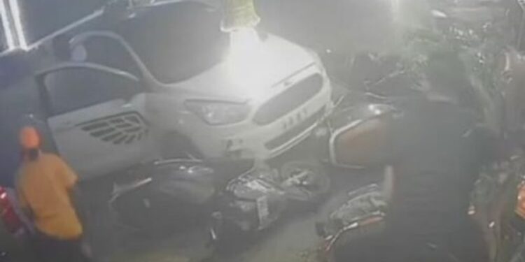 Angrily the car entered the hotel