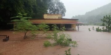 Heavy rain in Guhagar