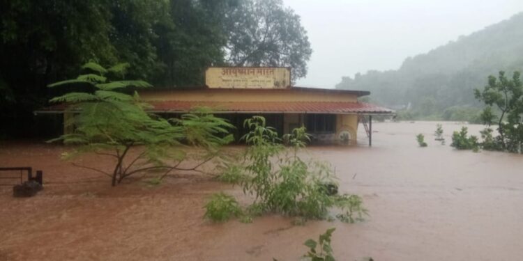 Heavy rain in Guhagar
