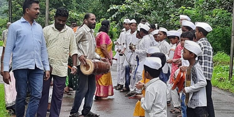 National integration Dindi in Mundhar school