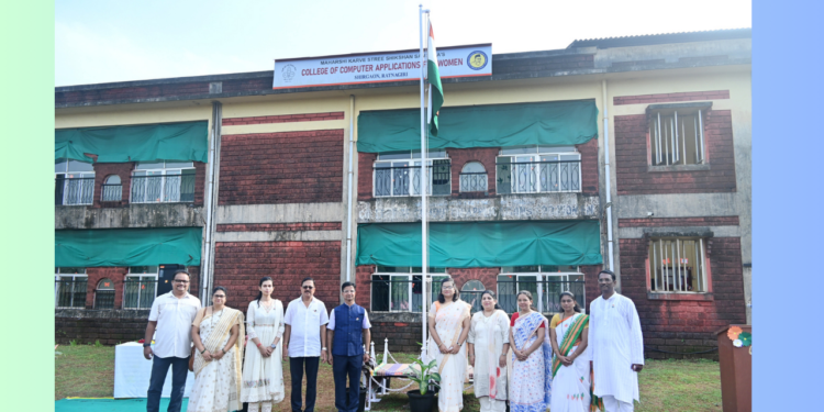 Aditi hoists the flag at Maharishi Karve Sanstha