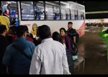 Passengers suffer as bus leaves prematurely