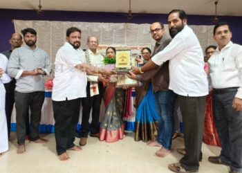 Bhandari Bhushan Award to Prabhakar Arekar