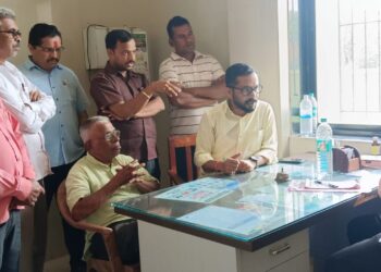 BJP taluka president Surve's visit to Arogyavardhini center