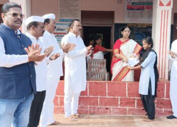 Patpanhale School honors ex-servicemen