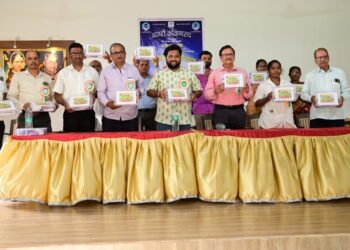 Distribution of first aid kits to villagers in Palshet