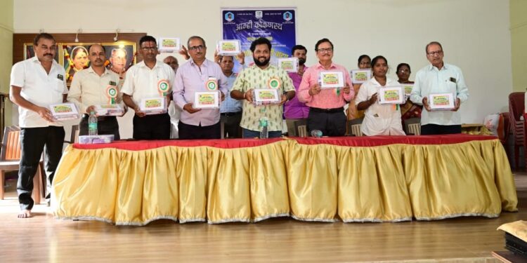 Distribution of first aid kits to villagers in Palshet