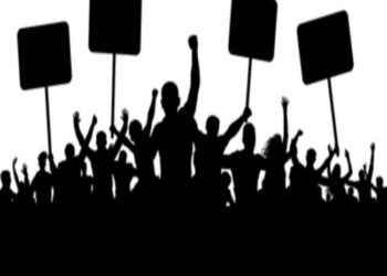 Villagers protest if the teacher is not transferred