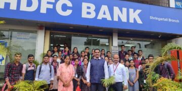 Patpanhale college students visited the bank