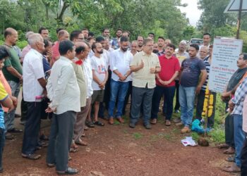 Bhumi Pujan by former MLA Natu of Kotaluk road