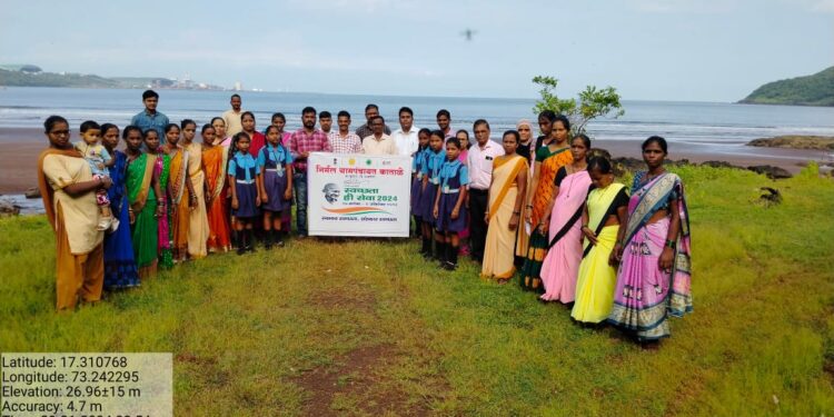 Kashiwande beach cleaning